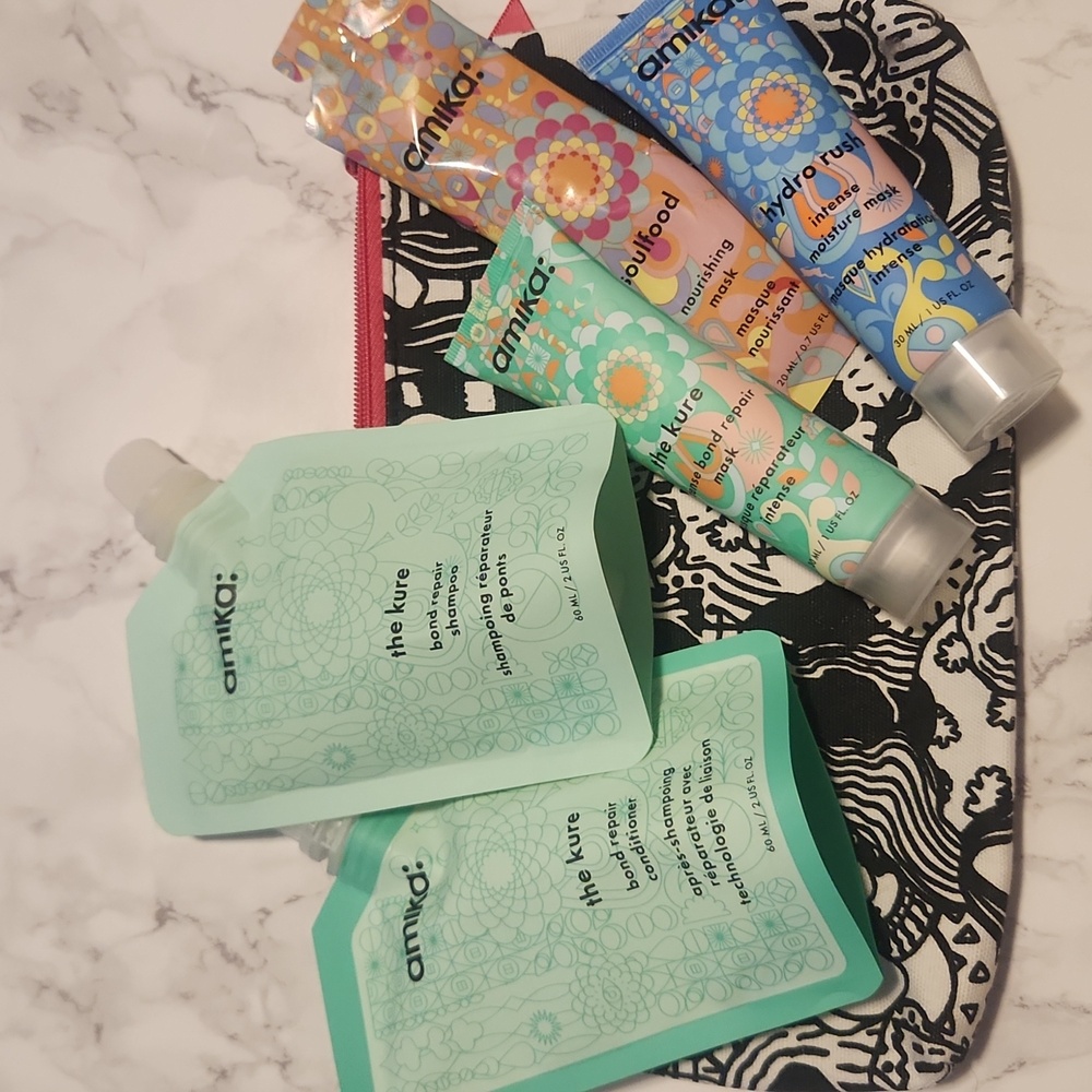 Amika mini hair bundle